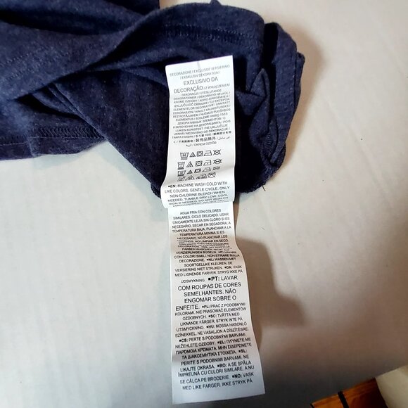 Majestic Atlanta Braves Womens T-Shirt Heathered Navy Size M Genuine MLB - Picture 9 of 10